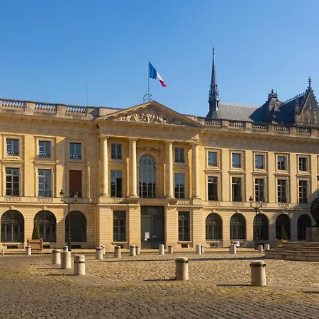 L'haussmannien - Spacieux 4 - Centre - Gare Apartment *